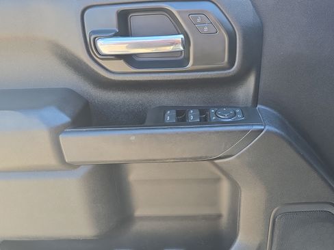 Used 2022 Chevrolet Silverado 2500 Custom w/ Custom Value Package AWD/4WD image 15