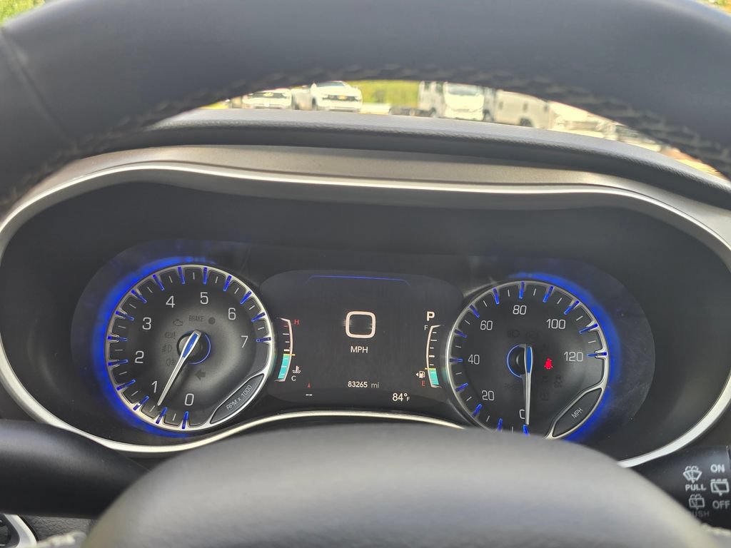 Used 2023 Chrysler Pacifica Touring-L FWD image 28