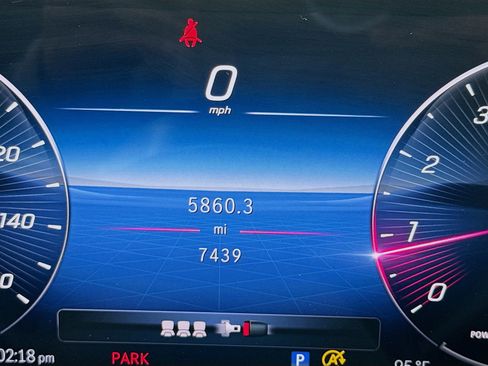 Used 2024 Mercedes-Benz GLC 300 GLC 300 w/ Winter Package image 8