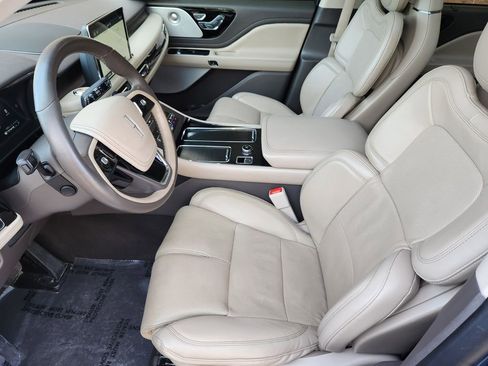 Used 2020 Lincoln Aviator Reserve w/ Equipment Group 202A image 12