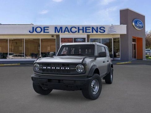 New 2025 Ford Bronco 4-Door image 4