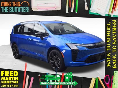 New 2027 Chrysler Pacifica Select