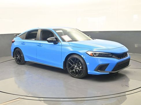Used 2023 Honda Civic Sport image 8