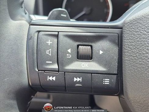 Used 2025 Nissan Rogue SV FWD image 19
