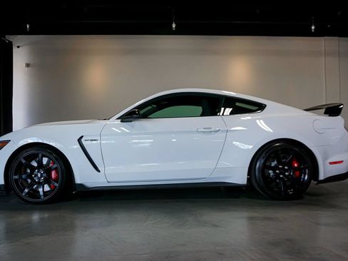 Used 2016 Ford Mustang Shelby GT350R w/ GT350R Equipment Group 920A RWD image 34