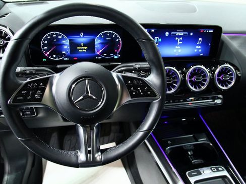 Used 2025 Mercedes-Benz GLA 250 GLA 250 image 6