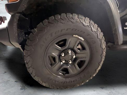 Used 2018 Jeep Wrangler Unlimited Sport image 15