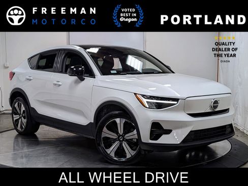 Used 2023 Volvo C40 Recharge Core image 1