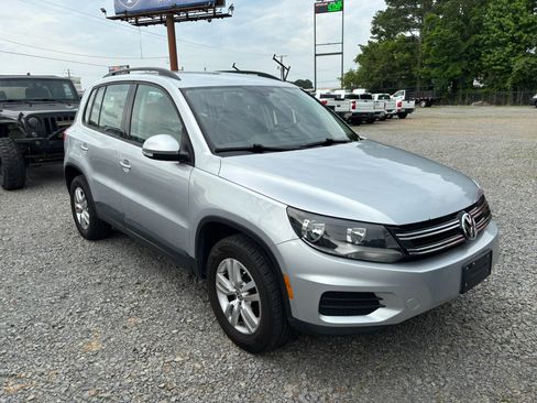 Used 2017 Volkswagen Tiguan S FWD image 9