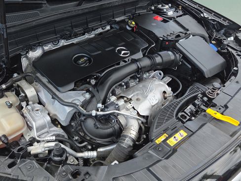 Certified 2022 Mercedes-Benz GLB 250 image 19