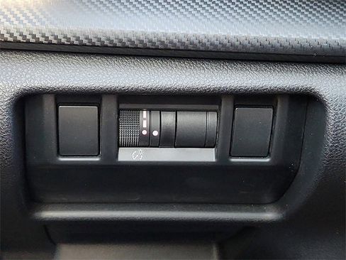 Certified 2024 Subaru Crosstrek 2.0i image 22