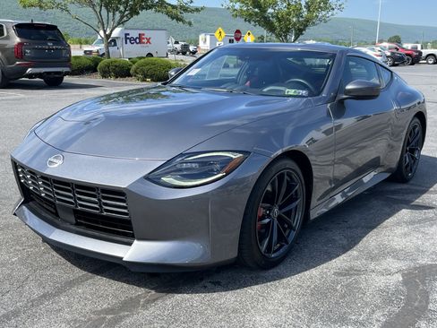 Used 2024 Nissan Z Performance w/ Floor Mat Package RWD image 9