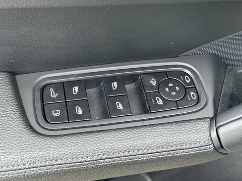 Certified 2025 Porsche Cayenne S image 13