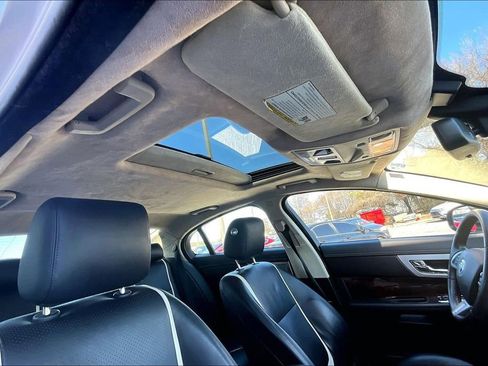 Used 2012 Jaguar XF Portfolio image 26