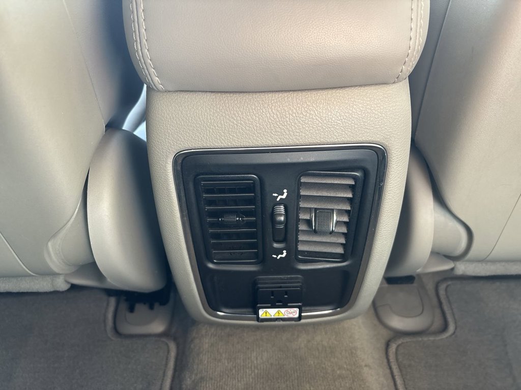 Used 2012 Jeep Grand Cherokee Laredo AWD/4WD image 26