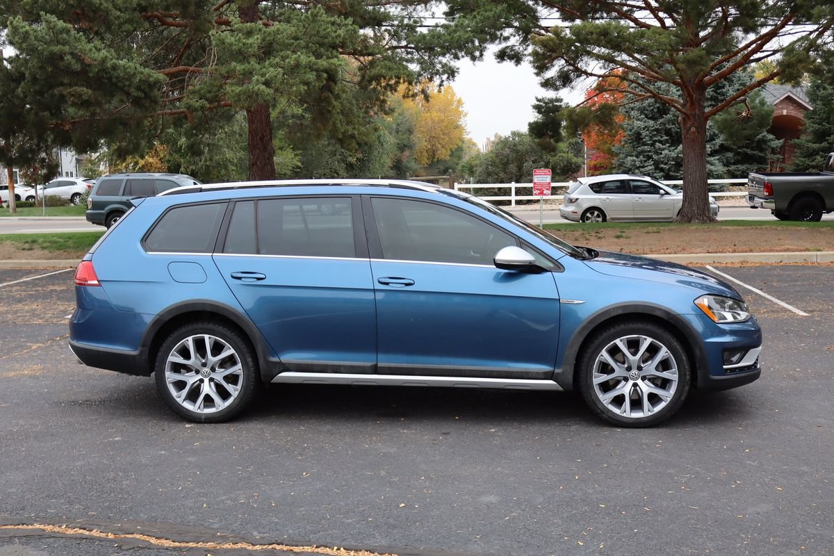 Used 2017 Volkswagen Golf Alltrack SEL AWD/4WD image 3