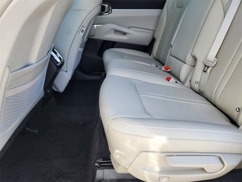 New 2026 Kia Sorento S image 9