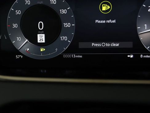 New 2024 Land Rover Range Rover Evoque Dynamic SE image 12