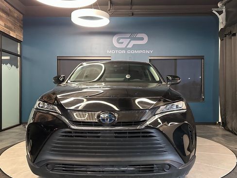 Used 2021 Toyota Venza LE image 8