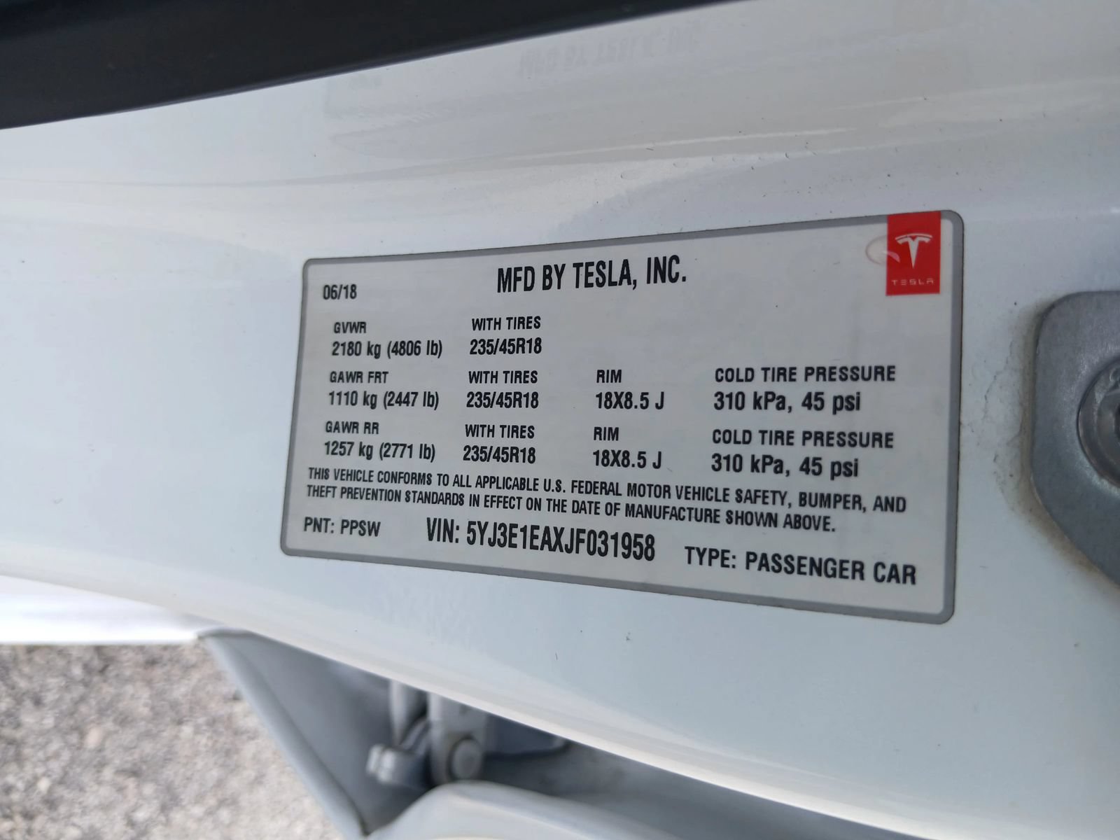 Used 2018 Tesla Model 3 Long Range RWD image 9