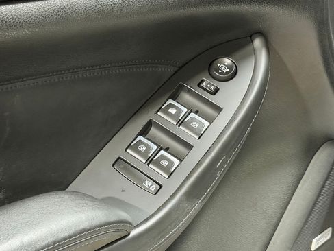 Used 2016 Cadillac CTS V w/ Luxury Package RWD image 38
