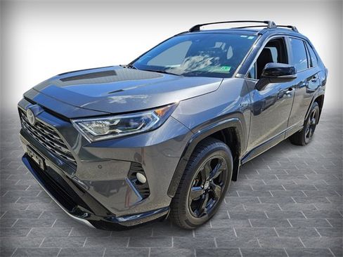 Used 2020 Toyota RAV4 XSE image 3