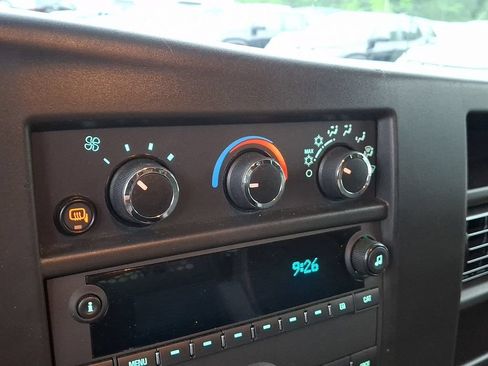 Used 2025 GMC Savana 2500 w/ Driver Convenience Package RWD image 22