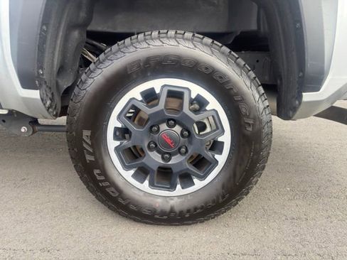 Used 2024 Toyota Tacoma TRD Off-Road AWD/4WD image 27