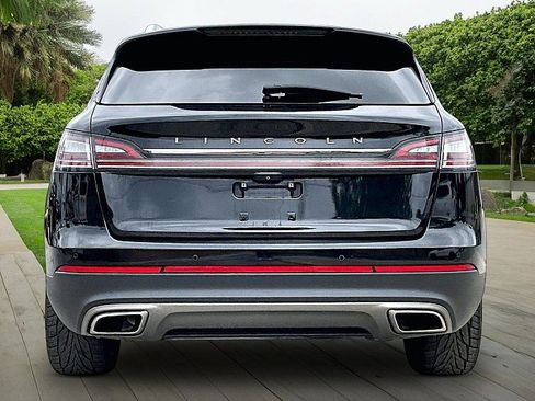 Used 2021 Lincoln Nautilus Reserve w/ Equipment Group 201A FWD image 3