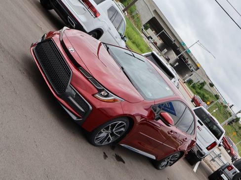 Used 2022 Toyota Corolla SE FWD image 3
