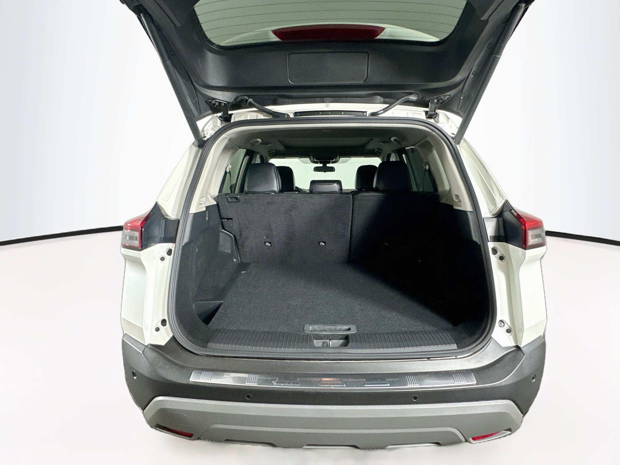 Used 2023 Nissan Rogue SV w/ SV Premium B Package FWD image 29