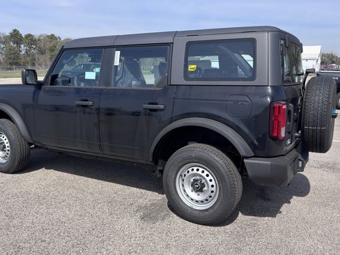 New 2026 Ford Bronco 4-Door image 5