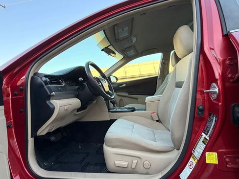 Used 2012 Toyota Camry LE image 10