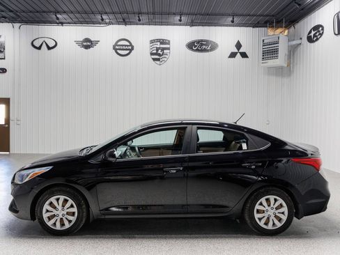 Used 2019 Hyundai Accent SE image 3