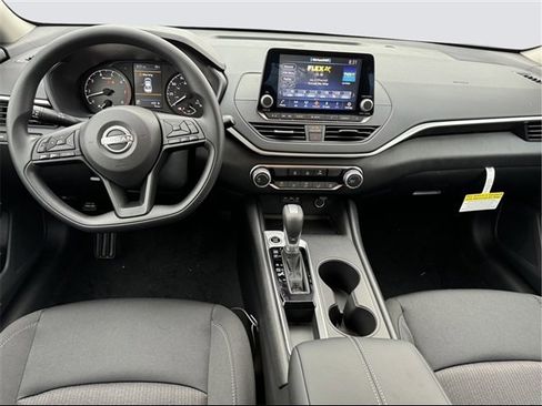 New 2025 Nissan Altima 2.5 S image 10