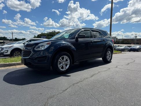 Used 2017 Chevrolet Equinox LS FWD image 3