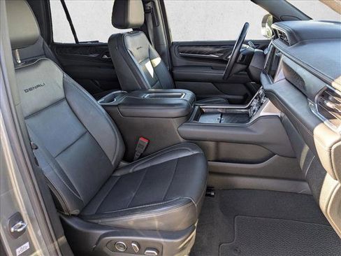 Used 2021 GMC Yukon Denali w/ Denali Premium Package image 26