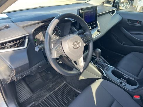 Used 2023 Toyota Corolla LE image 6