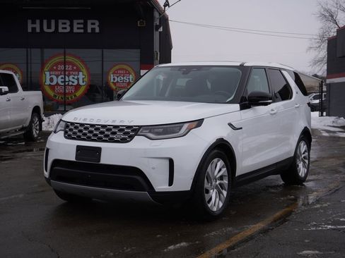 Used 2024 Land Rover Discovery S image 3