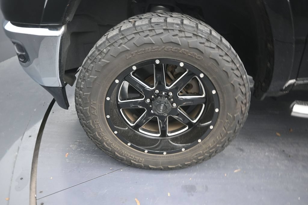 Used 2019 RAM 1500 Laramie AWD/4WD image 9