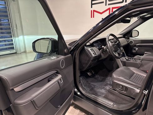 Used 2023 Land Rover Discovery S R-Dynamic image 14