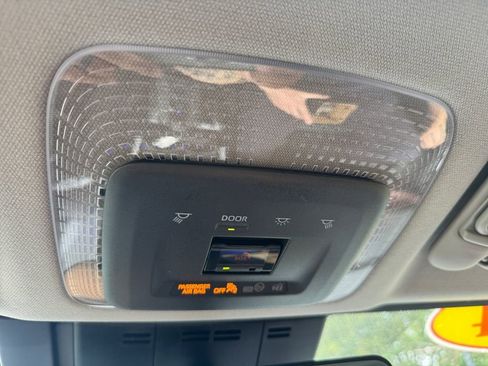Used 2024 Toyota Prius Prime FWD image 25