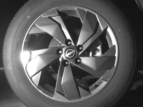 Used 2025 Nissan Rogue SV image 13