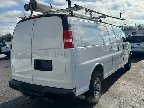 Used 2020 GMC Savana 2500 Extended w/ Driver Convenience Package image 4