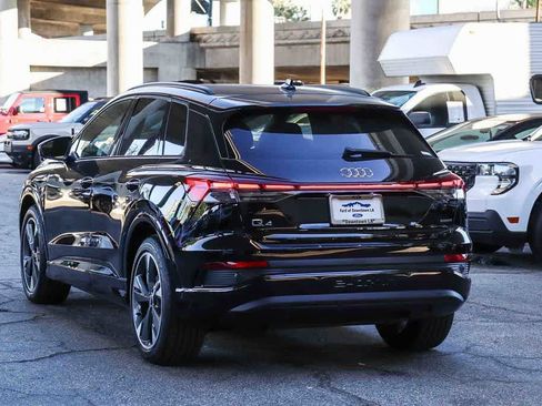 Used 2024 Audi Q4 e-tron Premium Plus w/ Premium Plus image 6