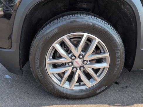 Used 2023 GMC Acadia SLT AWD/4WD image 9