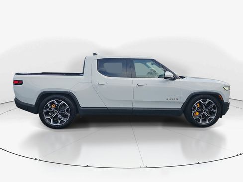 Used 2022 Rivian R1T Adventure AWD/4WD image 2