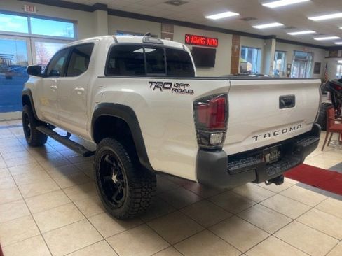 Used 2016 Toyota Tacoma TRD Off-Road w/ Towing Package image 5