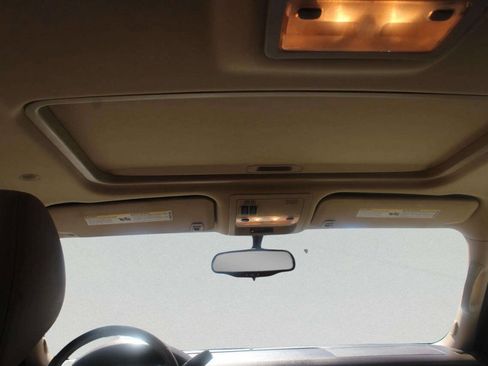 Used 2011 Chevrolet Tahoe LT image 7