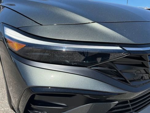 New 2025 Hyundai Elantra Limited image 20